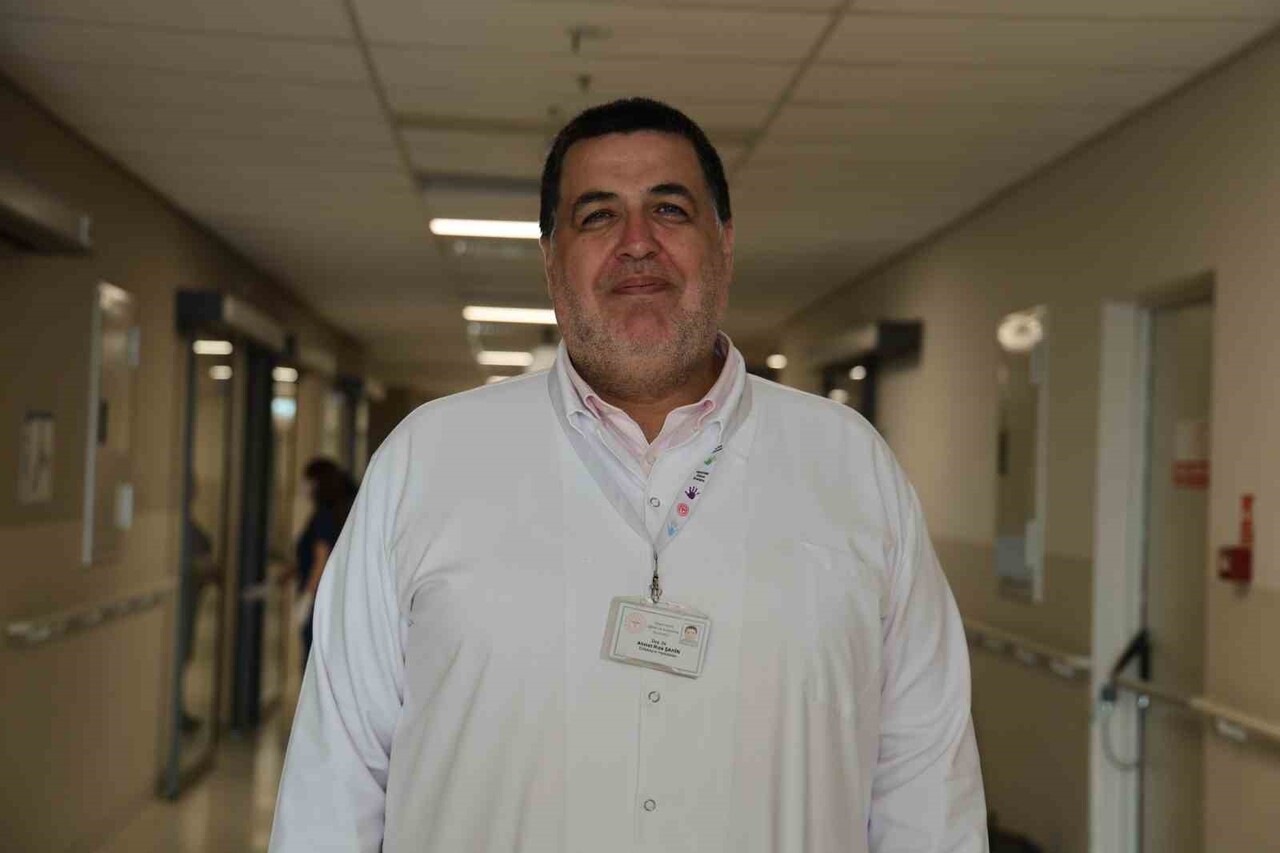 ENFEKSİYON HASTALIKLARI VE KLİNİK MİKROBİYOLOJİ UZMANI DOÇ. DR. AHMET RIZA ŞAHİN, KORONAVİRÜSLERİN...