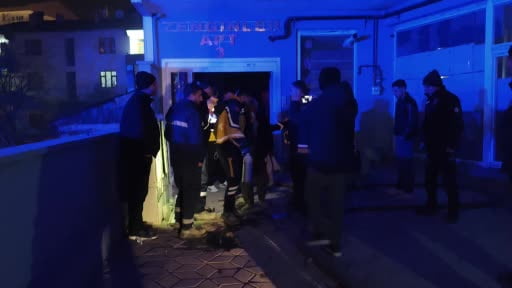 Erciş’te apartmanda yangın