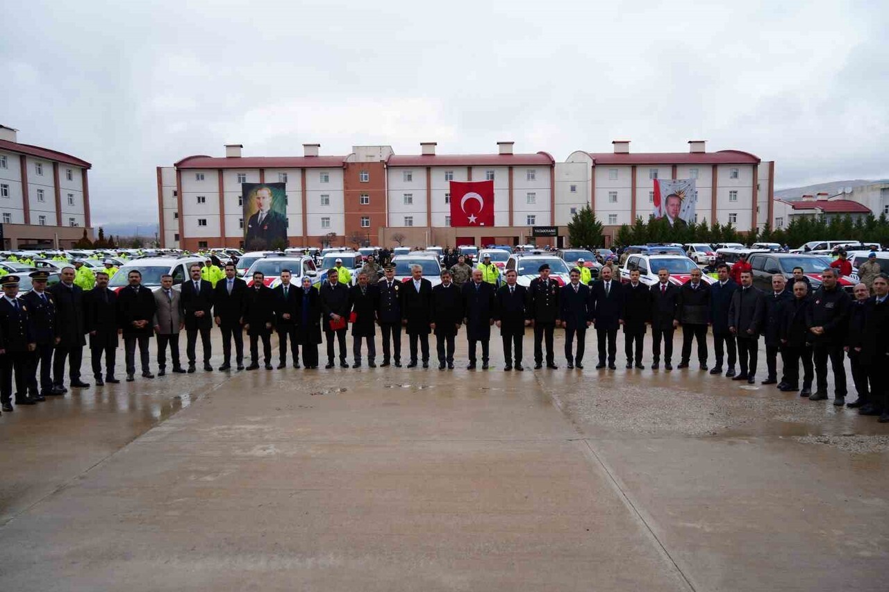 ERZİNCAN’DA EMNİYET VE JANDARMAYA 122 YENİ HİZMET ARACI TESLİM EDİLDİ