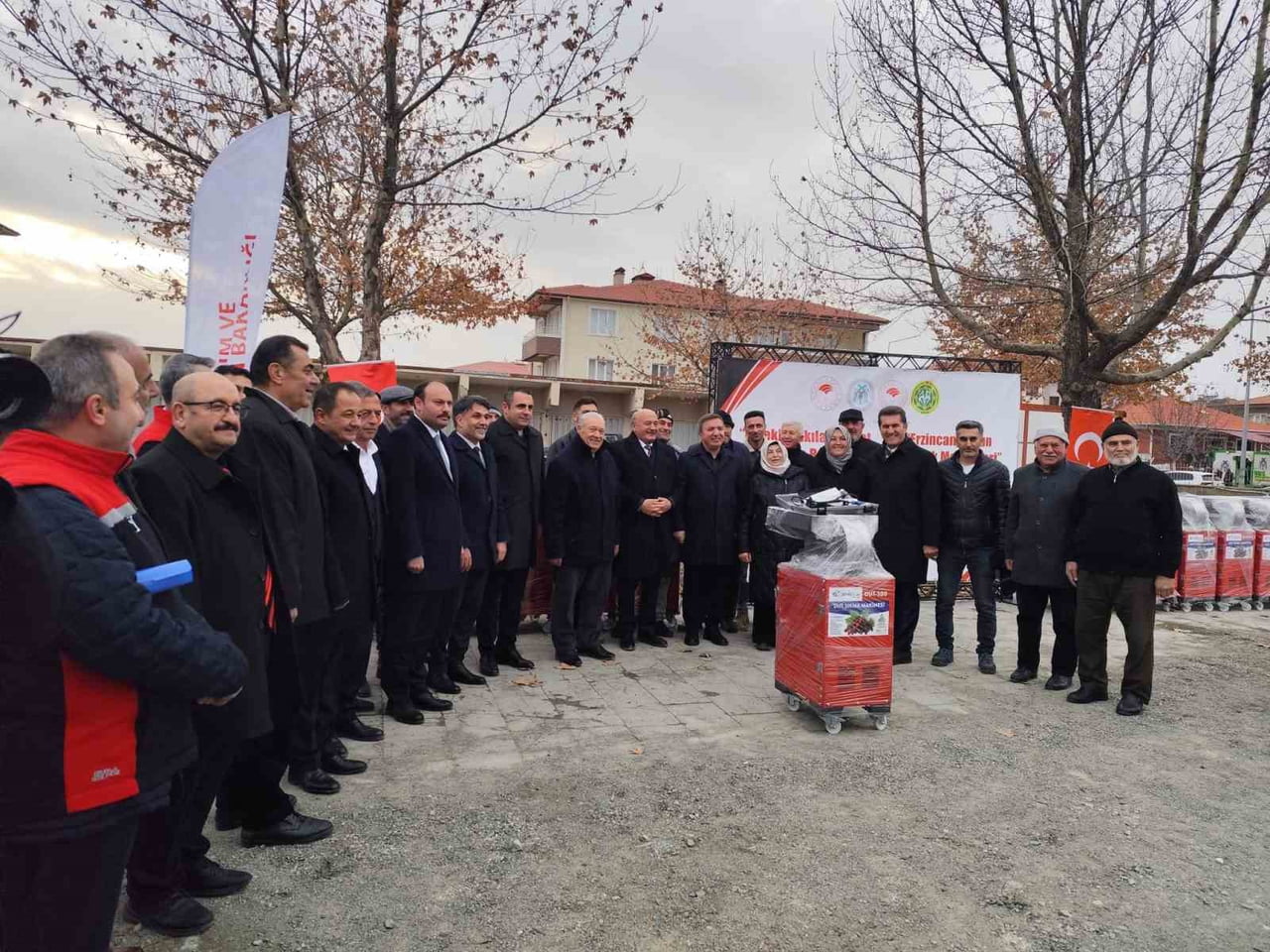 ERZİNCAN’DA ÜRETİCİLERE YÜZDE 75 HİBELİ DUT SIKMA VE KOYUN KIRKIM MAKİNESİ DESTEĞİ...