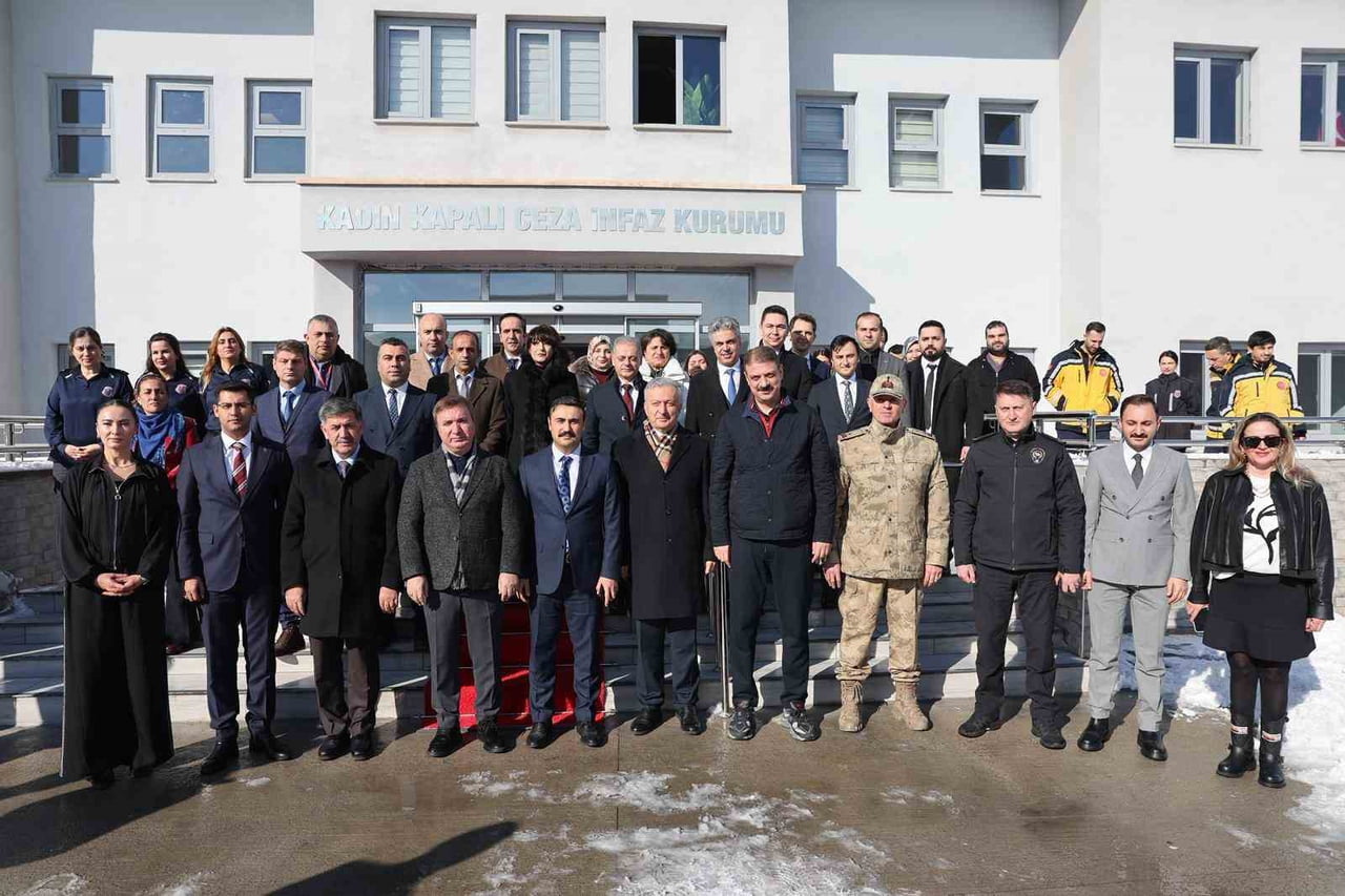 ERZİNCAN VALİSİ HAMZA AYDOĞDU, İL PROTOKOLÜ İLE BİRLİKTE ERZİNCAN KADIN KAPALI CEZA İNFAZ KURUMUNU...