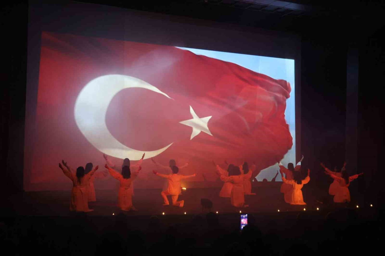 ERZURUM AİLE VE SOSYAL HİZMETLER İL MÜDÜRLÜĞÜ İLE DEVLET TİYATROLARI İŞ BİRLİĞİNDE, “SAHNEDE...