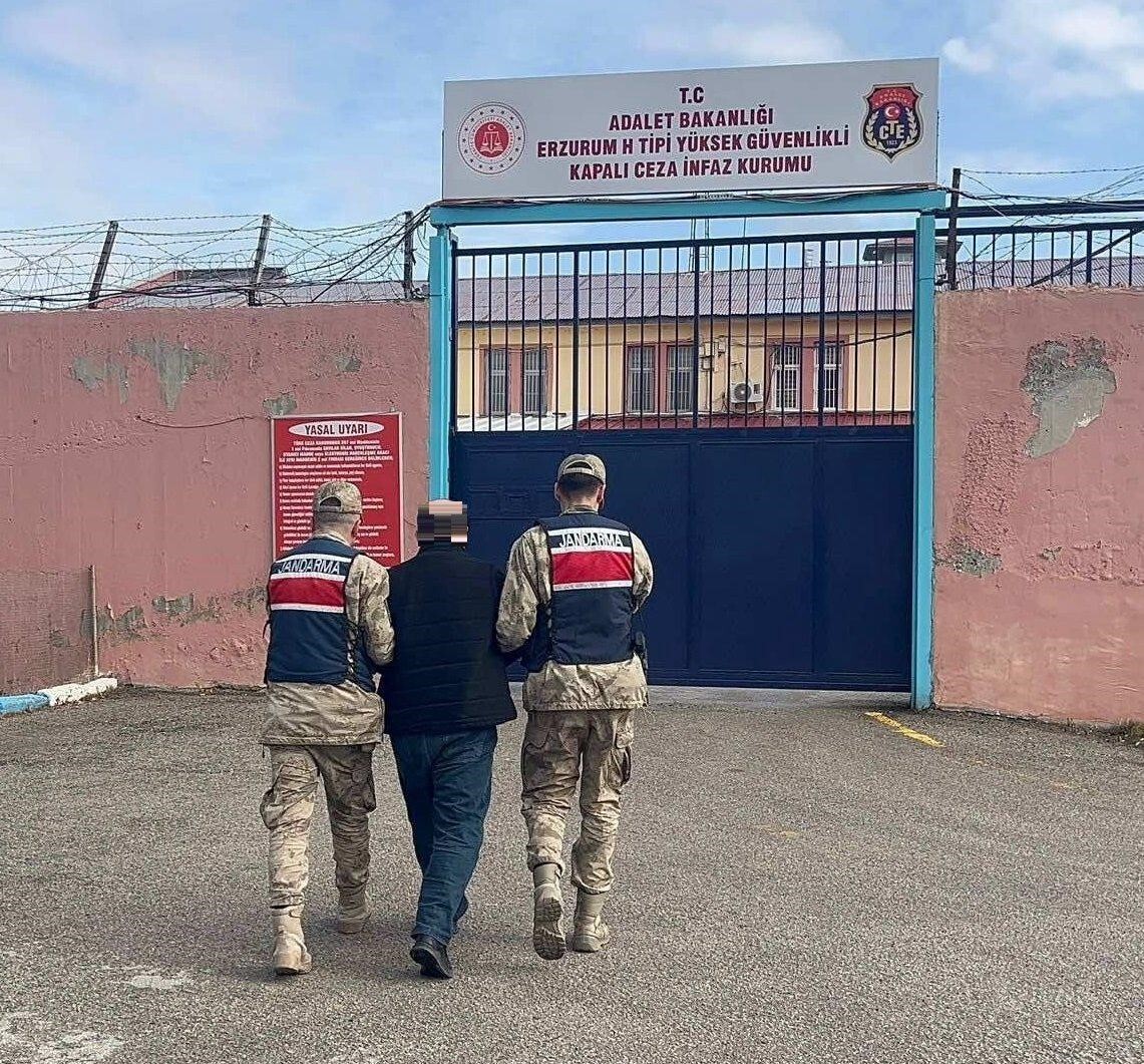 ERZURUM’DA HAKLARINDA YAKALANA KARARI BULUNAN 2 FETÖ/PDY ÜYESİ YAKALANDI.