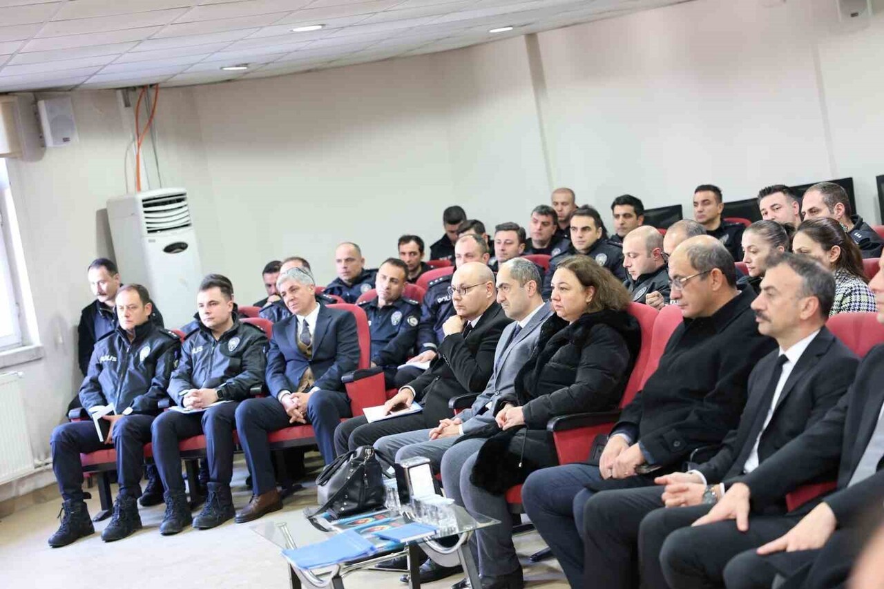 ERZURUM İL EMNİYET MÜDÜRÜ ONUR KARABURUN BAŞKANLIĞINDA, İL EMNİYET MÜDÜR YARDIMCILARI VE TÜM BİRİM...