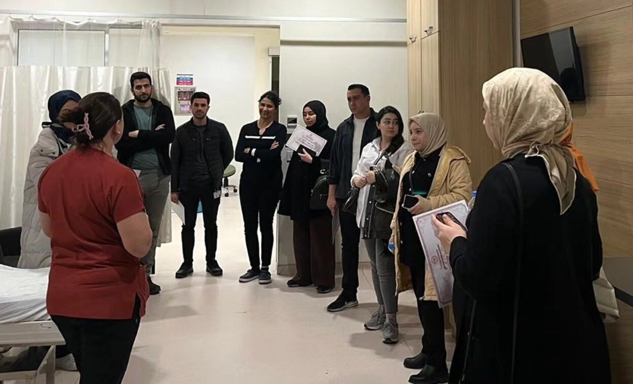 ERZURUM ŞEHİR HASTANESİ GEBE OKULU,  2025 YILI KASIM AYI İKİNCİ MEZUNLARINI VERDİ.