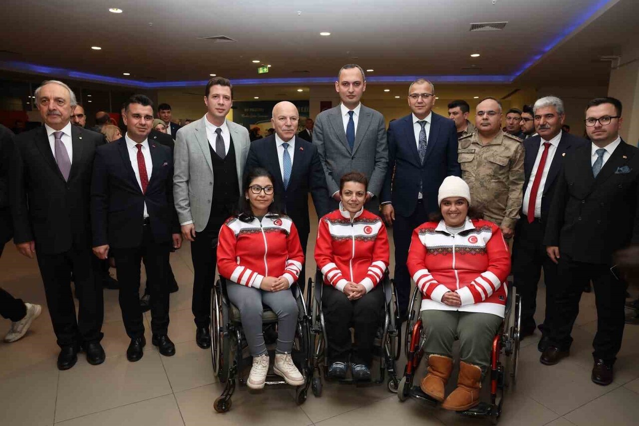 ERZURUM VALİLİĞİ VE BÜYÜKŞEHİR BELEDİYESİ’NİN İŞ BİRLİĞİNDE DÜZENLENEN 3 ARALIK DÜNYA ENGELLİLER...