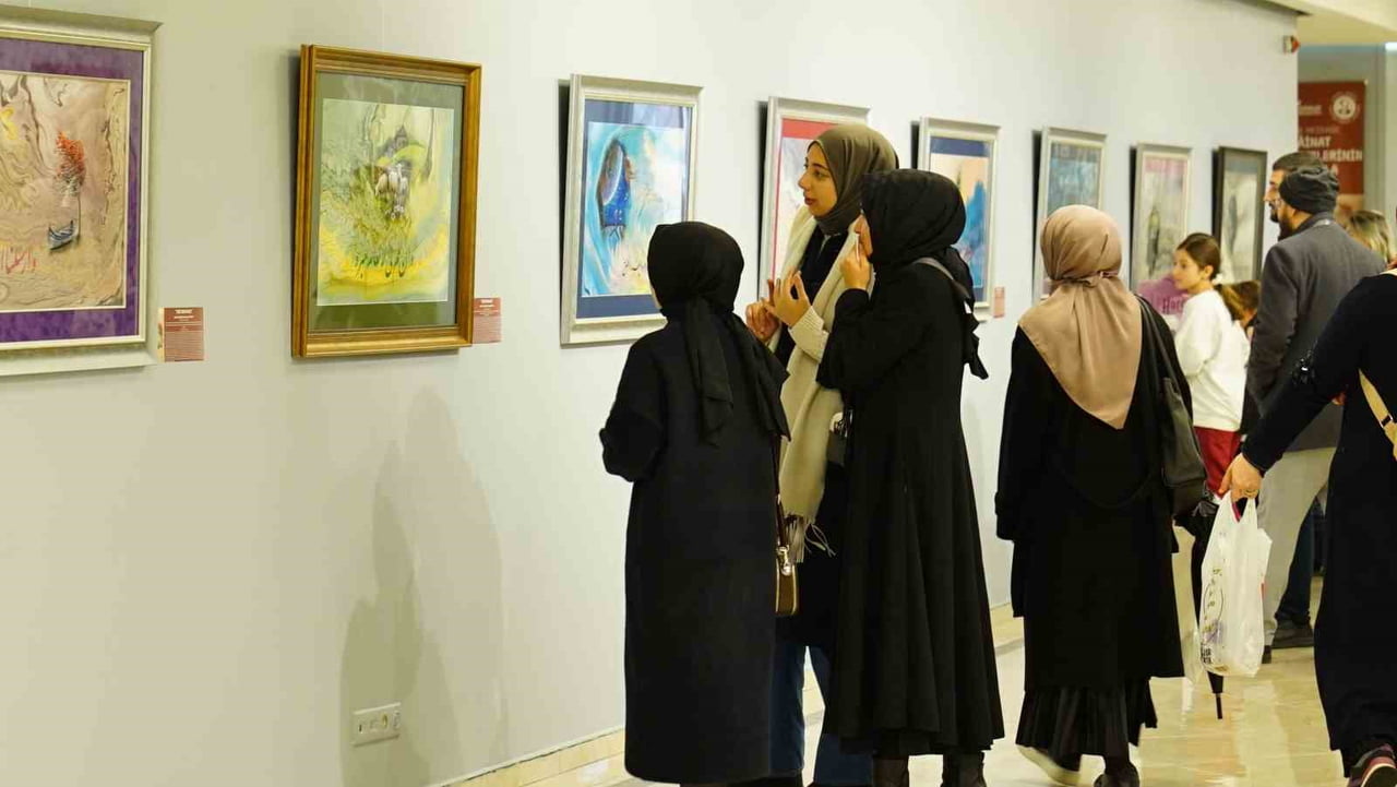 ESENLER BELEDİYESİ, SANATÇI MUHAMMET HAMDİ KASAPOĞLU'NUN 35 AYETTEN İLHAM ALARAK HAZIRLADIĞI "THE...