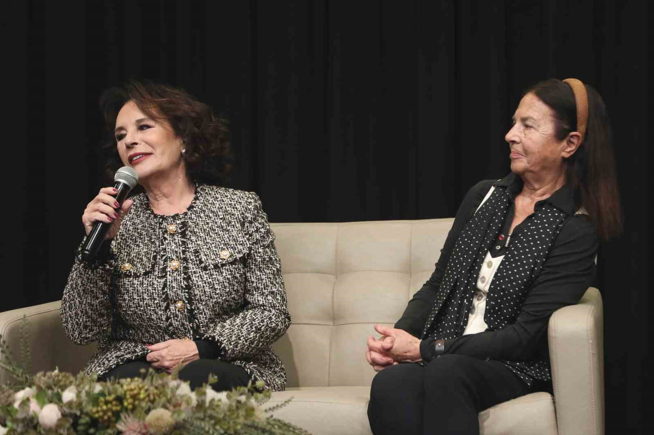 ESENLER FİLM FESTİVALİ KAPSAMINDA DÜZENLENEN PANELDE KONUŞAN USTA OYUNCU HÜLYA KOÇYİĞİT, HALİT...