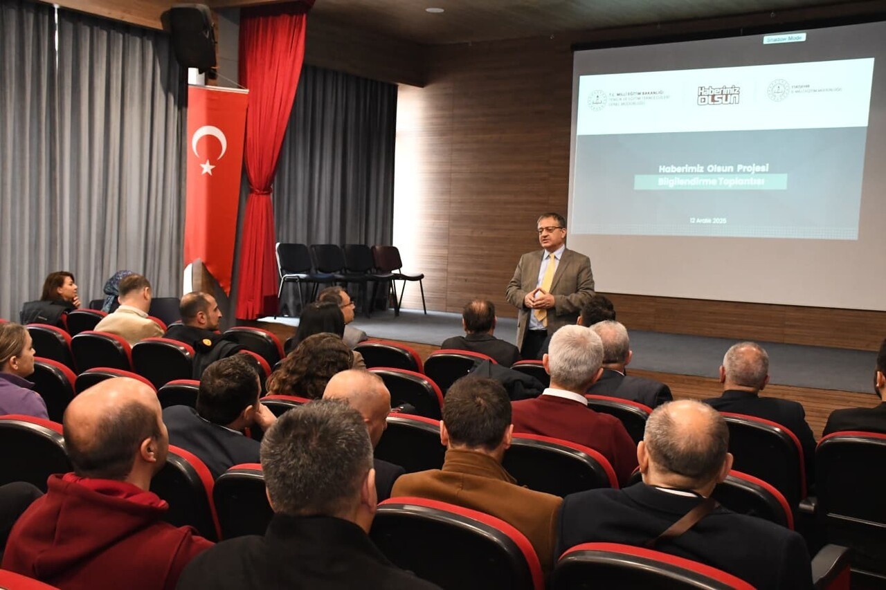 ESKİŞEHİR'DE 'HABERİMİZ OLSUN PROJESİ' KAPSAMINDA DÜZENLENEN TOPLANTIDA, OKULLARIN YÜRÜTTÜĞÜ...