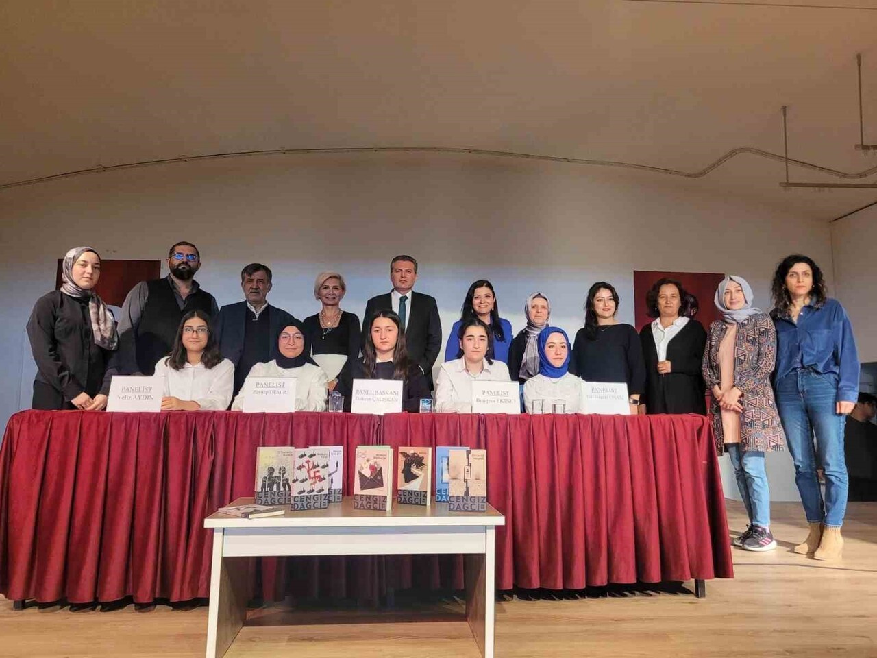 ESKİŞEHİR'DE ANADOLU MEKTEBİ YAZAR OKUMALARI PROJESİ KAPSAMINDA, 'CENGİZ DAĞCI' PANELİ...