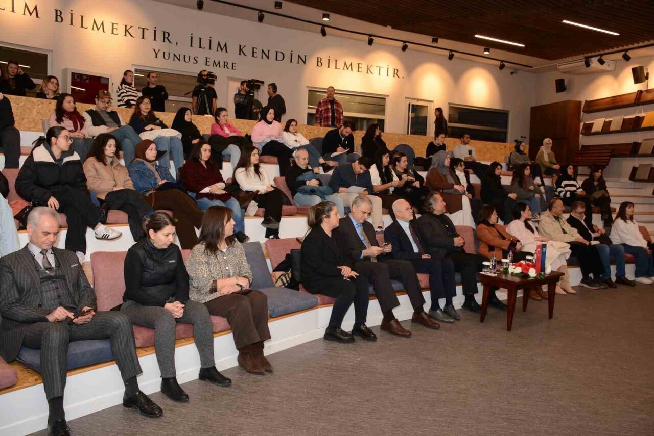 ESKİŞEHİR'DE ANADOLU ÜNİVERSİTESİ TARAFINDAN DÜZENLENEN 'YAPAY ZEKÂ GÜNLÜKLERİ' KONFERANS SERİSİ...
