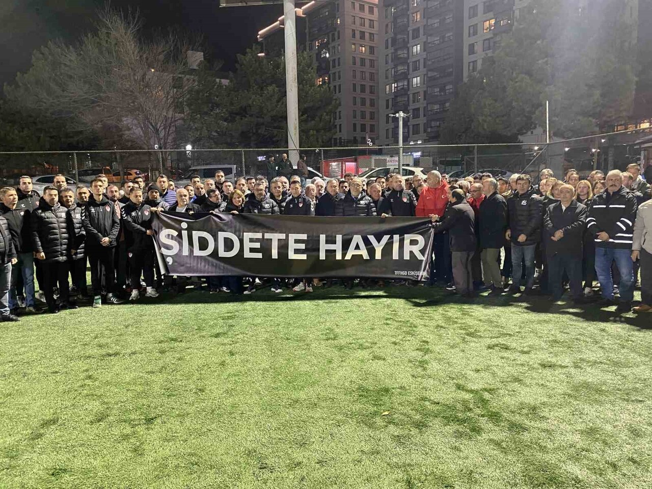 ESKİŞEHİR'DE YAŞANAN HAKEM SALDIRISI OLAYIYLA İLGİLİ AÇIKLAMA YAPAN TÜRKİYE FAAL FUTBOL HAKEMLERİ...