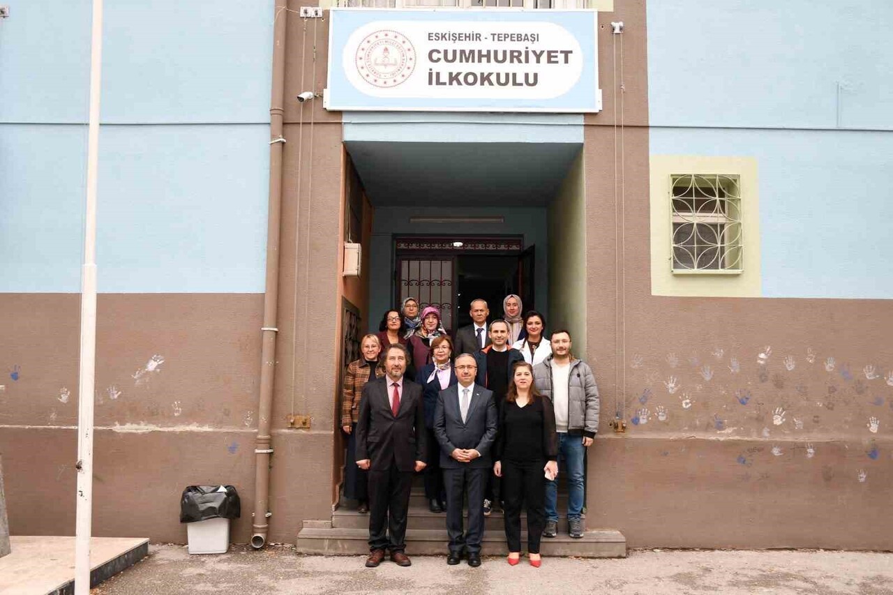 ESKİŞEHİR İL MİLLİ EĞİTİM MÜDÜRÜ SİNAN AYDIN, 1896 YILINDA EĞİTİM ÖĞRETİME BAŞLAYAN VE ŞEHRİN EN...