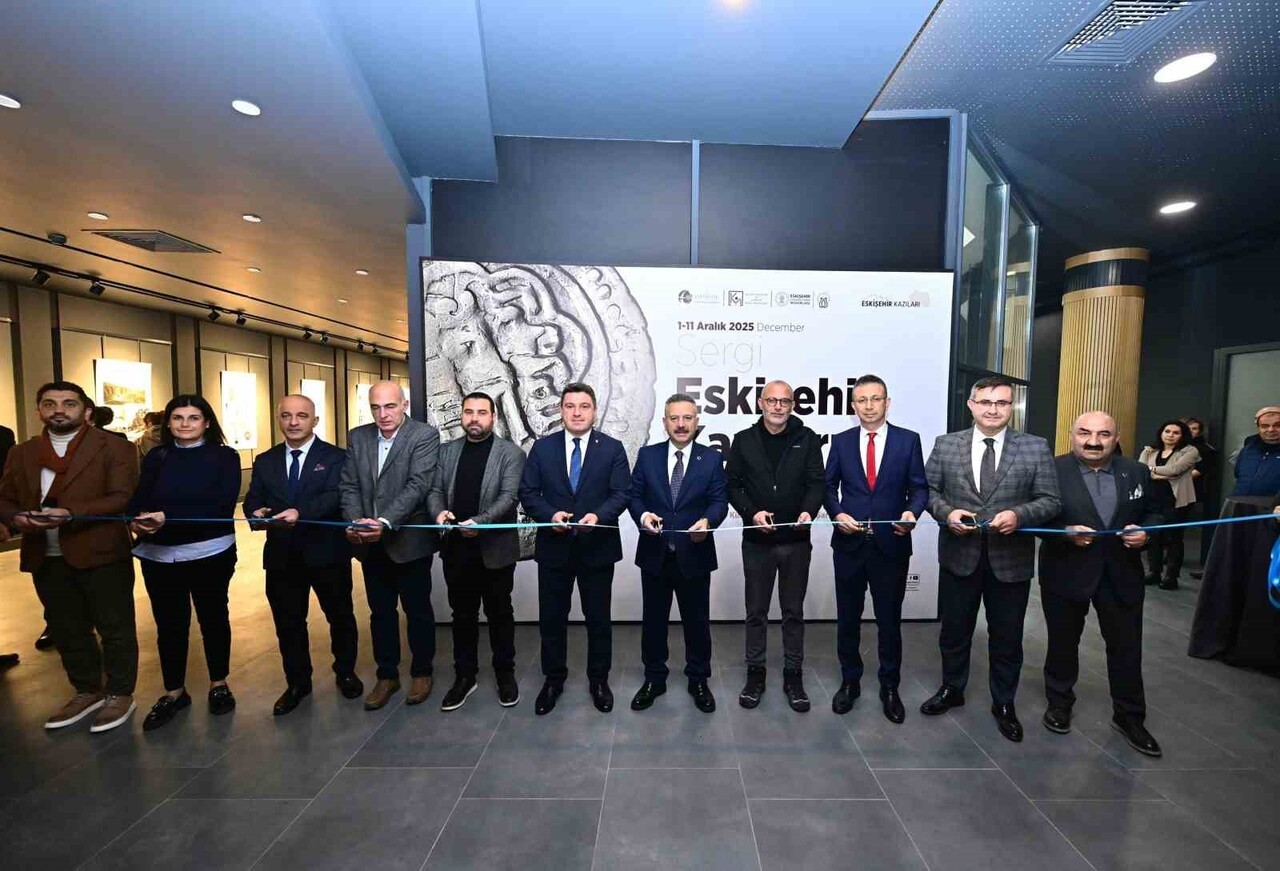 ESKİŞEHİR KAZILARI SERGİSİ'NİN AÇILIŞ PROGRAMI, VALİ HÜSEYİN AKSOY VE PROTOKOLÜN KATILIMIYLA...
