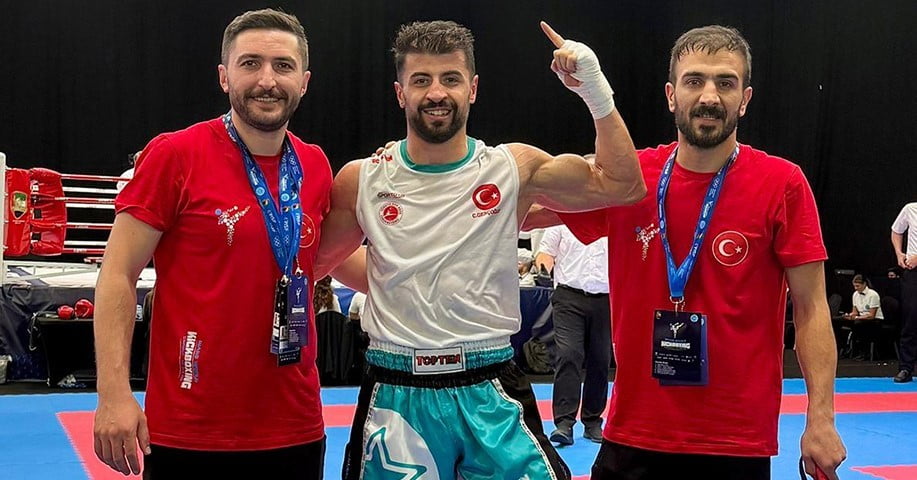 ETÜ SPOR BİLİMLERİ FAKÜLTESİ ÖĞRETİM ÜYESİ CEBRAİL GENÇOĞLU, 63 KG KİCK LİGHT KATEGORİSİNDE DÜNYA...
