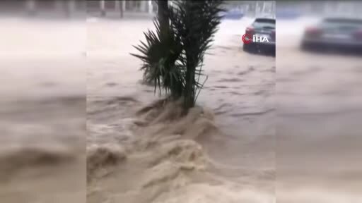 Fas'ın Atlas Okyanusu kıyısındaki Safi şehrinde meydana gelen sel felaketinde hayatını...