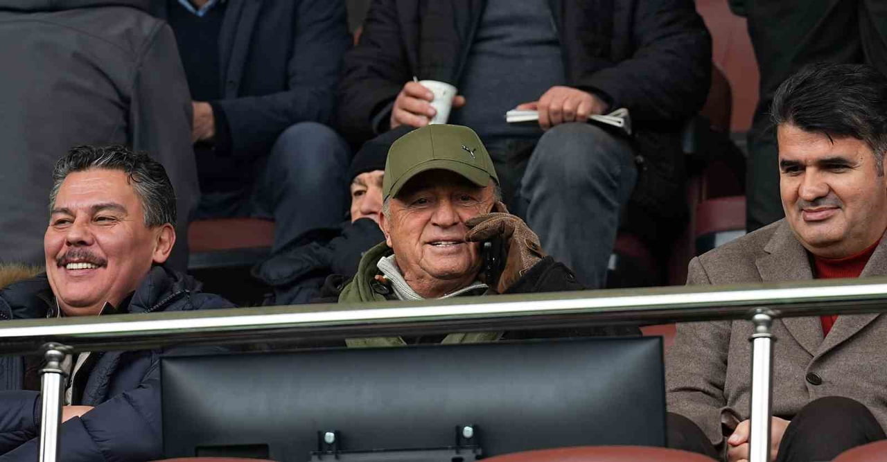 FATİH TERİM, SARIYER - BODRUM FK MAÇINI TRİBÜNDEN İZLEDİ