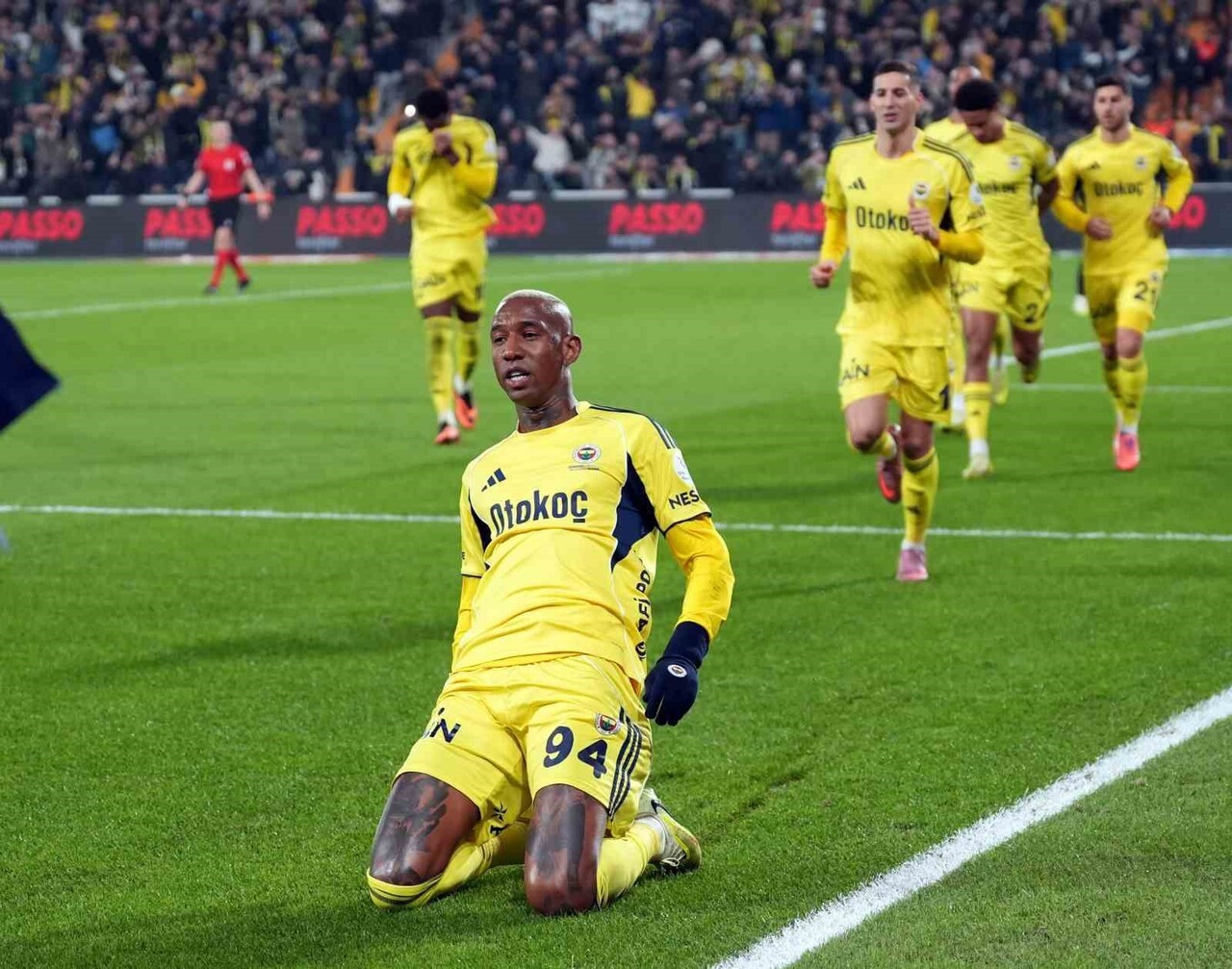 FENERBAHÇE'NİN BREZİLYALI FORVETİ ANDERSON TALİSCA, BRANN KARŞISINDA YAPTIĞI HAT-TRİCK’İN ARDINDAN...