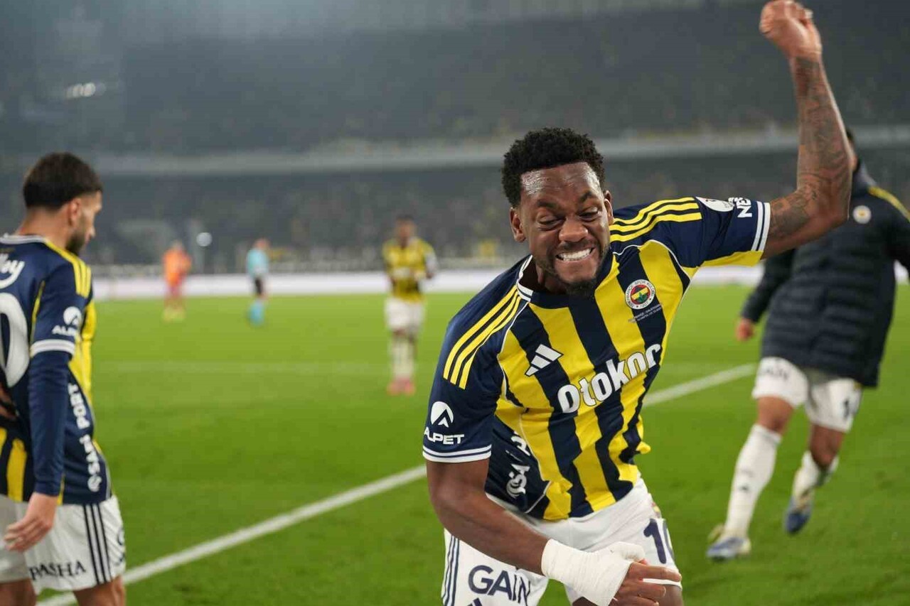 FENERBAHÇE’NİN KOLOMBİYALI FORVETİ JHON DURAN, GALATASARAY MAÇINDA ATTIĞI GOLLE BU SEZON 2. GOLÜNÜ...