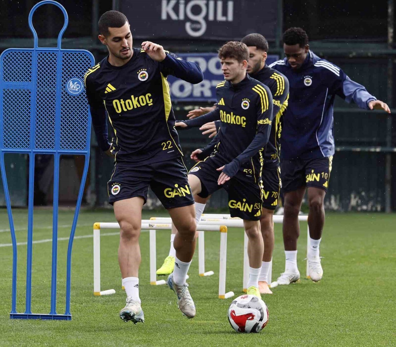 FENERBAHÇE, TRENDYOL SÜPER LİG 16. HAFTA MAÇINDA 15 ARALIK PAZARTESİ GÜNÜ SAHASINDA KONYASPOR İLE...