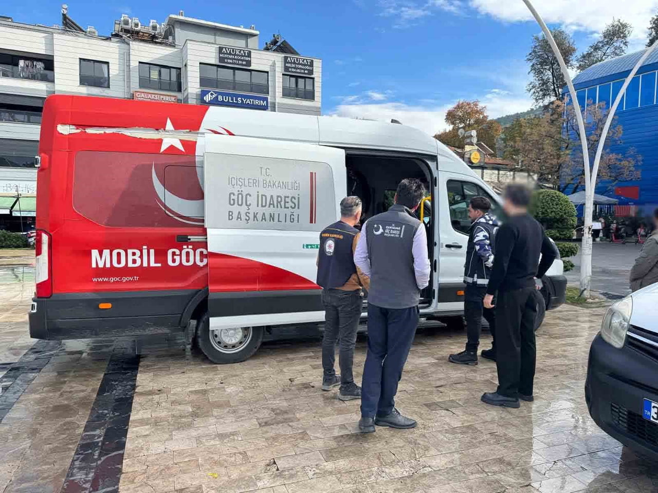 FETHİYE’DE YILBAŞI ÖNCESİ YABANCI UYRUKLULARA YÖNELİK DENETİMLER SÜRÜYOR