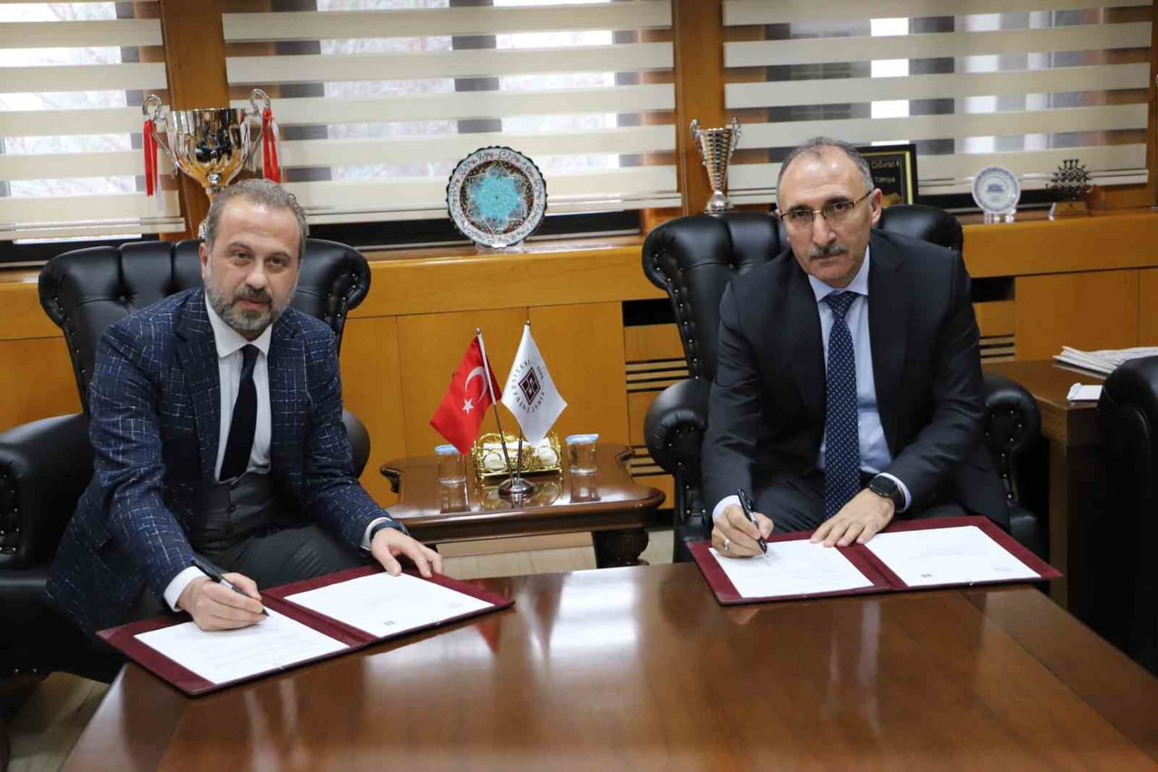 FIRAT ÜNİVERSİTESİ (FÜ) İLE MİLLİ EĞİTİM MÜDÜRLÜĞÜ ARASINDA "EĞİTİMDE İŞBİRLİĞİ" PROTOKOLÜ...