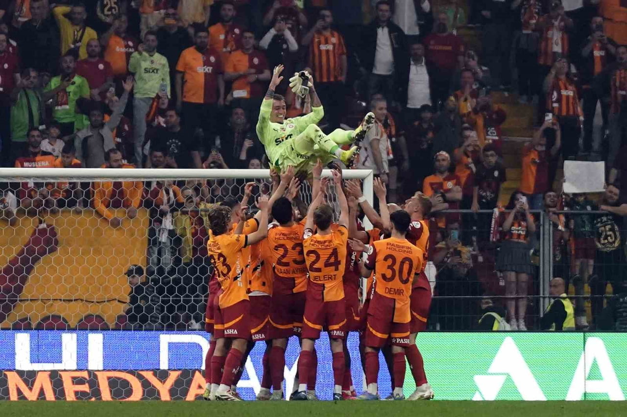 GALATASARAY'IN EFSANE İSİMLERİ ARASINA ADINI YAZDIRAN URUGUAYLI KALECİ FERNANDO MUSLERA, TRENDYOL...