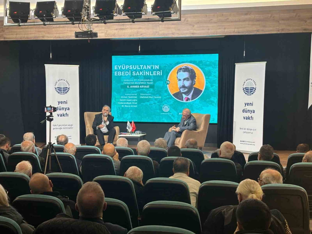 GAZETECİ MEHMET NURİ YARDIM’IN DÜZENLEYİP SUNDUĞU EYÜPSULTAN’IN EBEDÎ SAKİNLERİ PROGRAMINDA TÜRK...