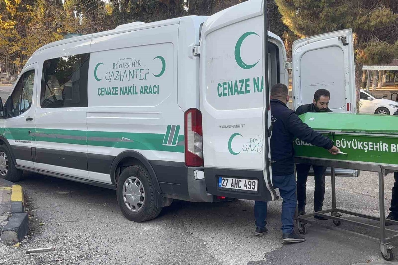 GAZİANTEP'TE BOŞANDIĞI ESKİ EŞİ TARAFINDAN ÖLDÜRÜLEN ŞERİFE GELMELİ'NİN CENAZESİ, ADLİ TIPTA...
