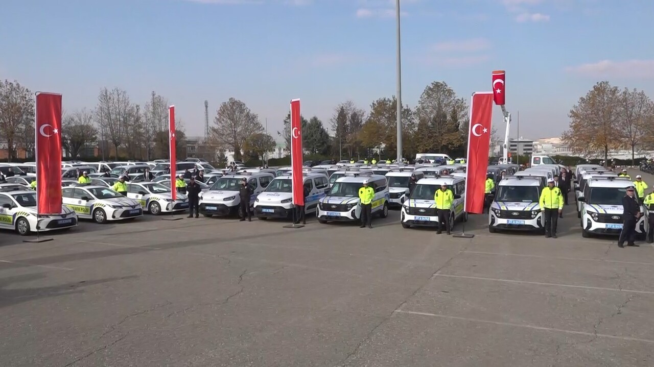 GAZİANTEP'TE EMNİYET VE JANDARMA FİLOSUNA YENİ EKLENEN TOPLAM 210 YENİ ARAÇ DÜZENLENEN TÖRENLE...