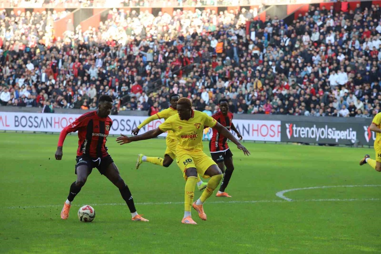 GAZİANTEP FUTBOL KULÜBÜ, TRENDYOL SÜPER LİG'İN 16. HAFTASINDA EVİNDE KARŞILAŞTIĞI GÖZTEPE'YE 1-0...