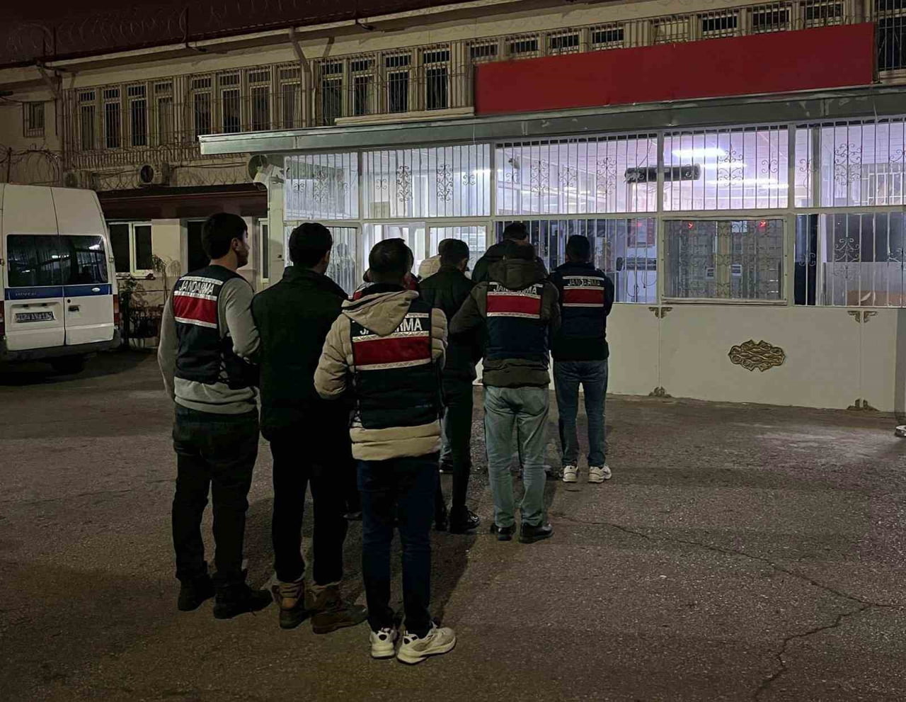 GAZİANTEP MERKEZLİ 6 İLDE DÜZENLENEN OPERASYONLARDA, SOSYAL MEDYA ÜZERİNDEN SAHTE YATIRIM...