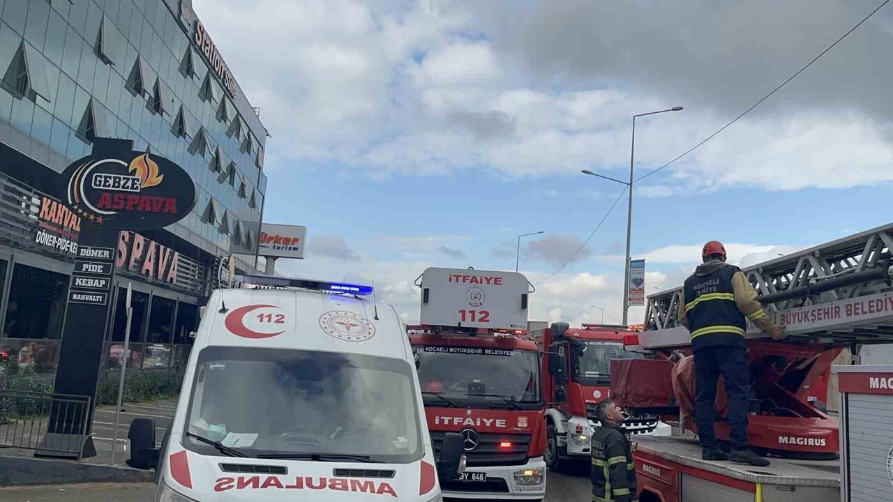 GEBZE İLÇESİNDE BİR RESTORANDA ÇIKAN YANGINDA BİR KİŞİ YARALANDI.