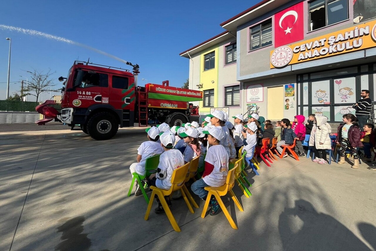 GELECEK NESİLLERİN ÇEVRE BİLİNCİ İLE YETİŞMESİ VE DAHA YEŞİL BİR TÜRKİYE İÇİN CUMHURBAŞKANI RECEP...