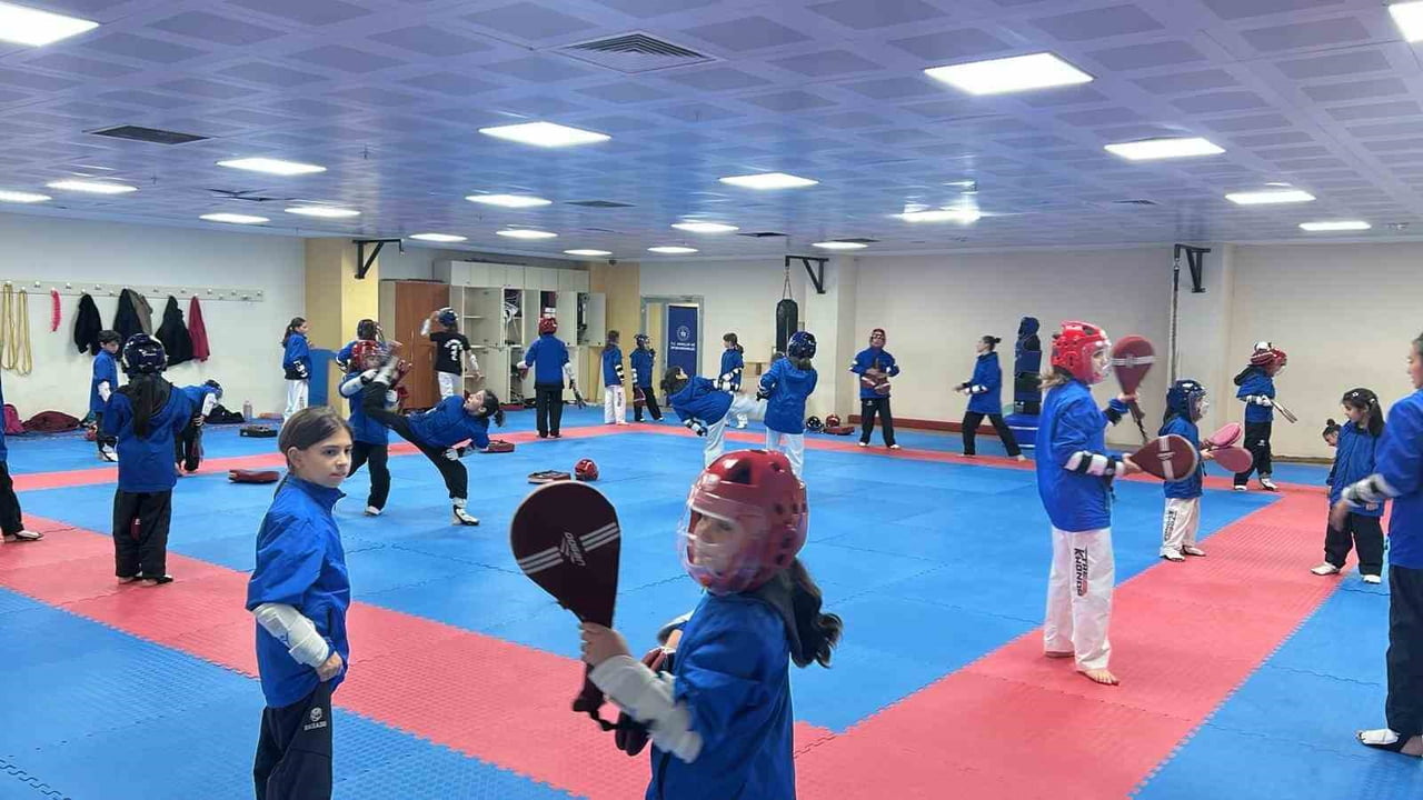 GENÇLİK VE SPOR BAKANLIĞIMIZ TARAFINDAN HAYATA GEÇİRİLEN GSB KIŞ SPOR OKULLARI, DÜZCE GENÇLİK VE...