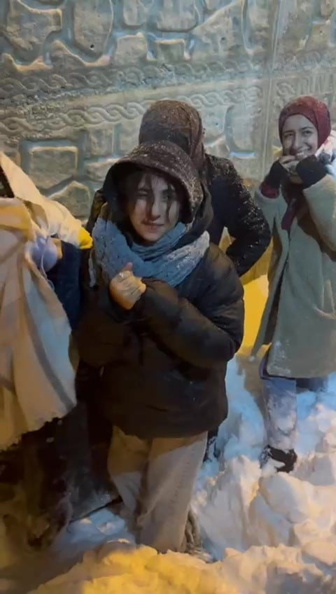 GERCÜŞ’TE KAR ESARETİ: MAHSUR KALAN 10 İŞÇİ KURTARILDI!