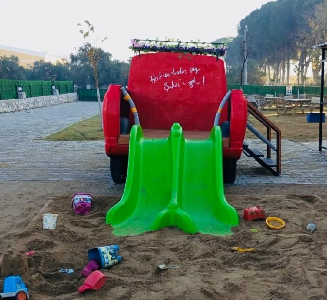 GERMENCİK BELEDİYESİ, HURDAYA AYRILMIŞ ‘ÇİÇEK ABBAS’ MİNİBÜSÜNÜ GERİ DÖNÜŞTÜREREK ÇOCUKLAR İÇİN...