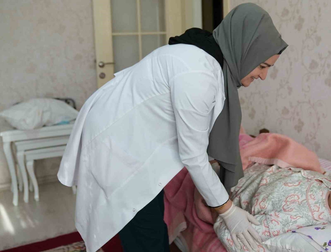 GÖLBAŞI BELEDİYESİ, ÜCRETSİZ EVDE BAKIM HİZMETİYLE YAŞLI, ÖZEL GEREKSİNİMLİ VE BAKIMA İHTİYAÇ...