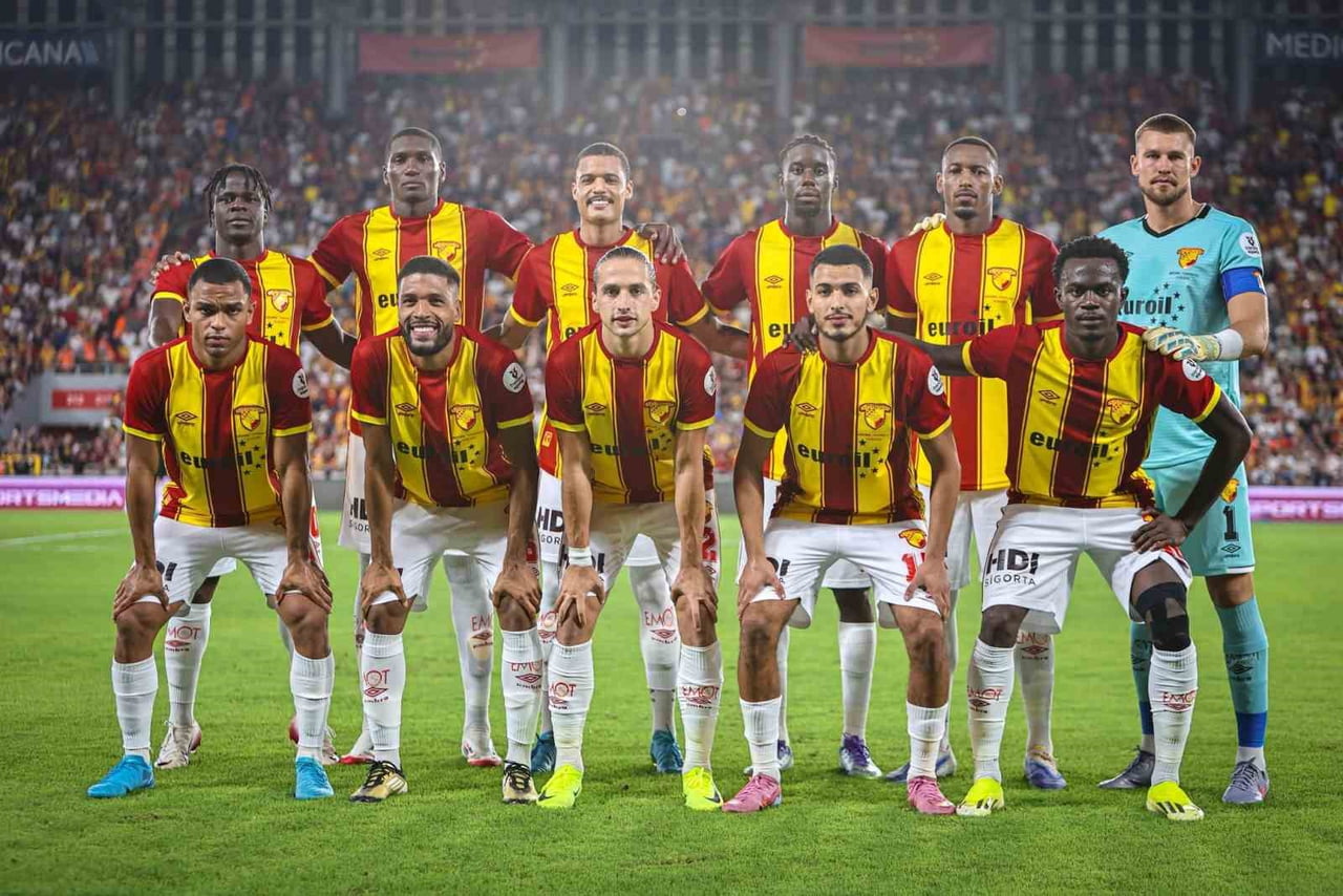 GÖZTEPE, TRENDYOL SÜPER LİG’İN İLK DEVRESİNİ 4. SIRADA TAMAMLAYARAK AVRUPA HATTINDA YER ALMAYI...