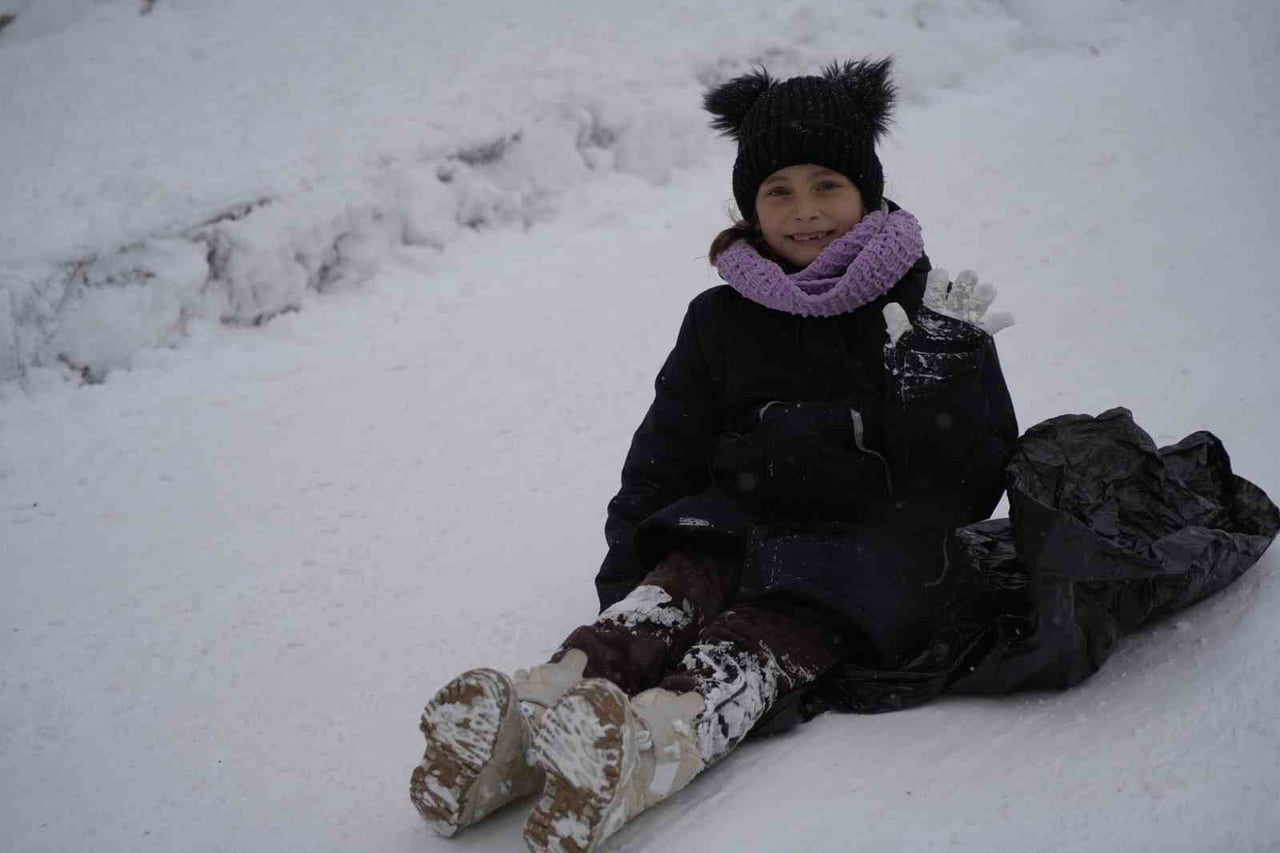 GÜMÜŞHANE’DE KAR TATİLİ ÇOCUKLARA EĞLENCE OLDU.