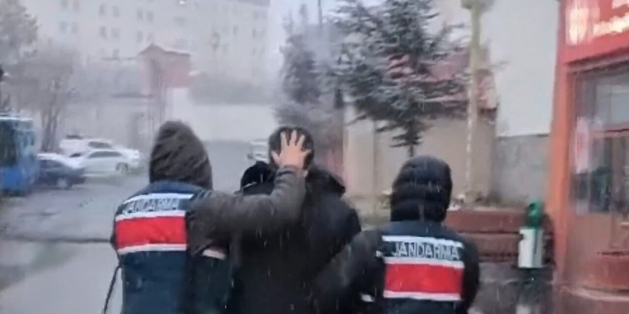 HAKKARİ İL JANDARMA KOMUTANLIĞI EKİPLERİ TARAFINDAN YÜKSEKOVA'DA DÜZENLENEN OPERASYONLARDA...