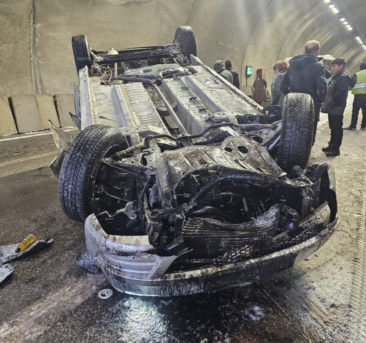 HAKKARİ’NİN YÜKSEKOVA İLÇESİNDE MEYDANA GELEN TRAFİK KAZASINDA 3 KİŞİ YARALANDI.