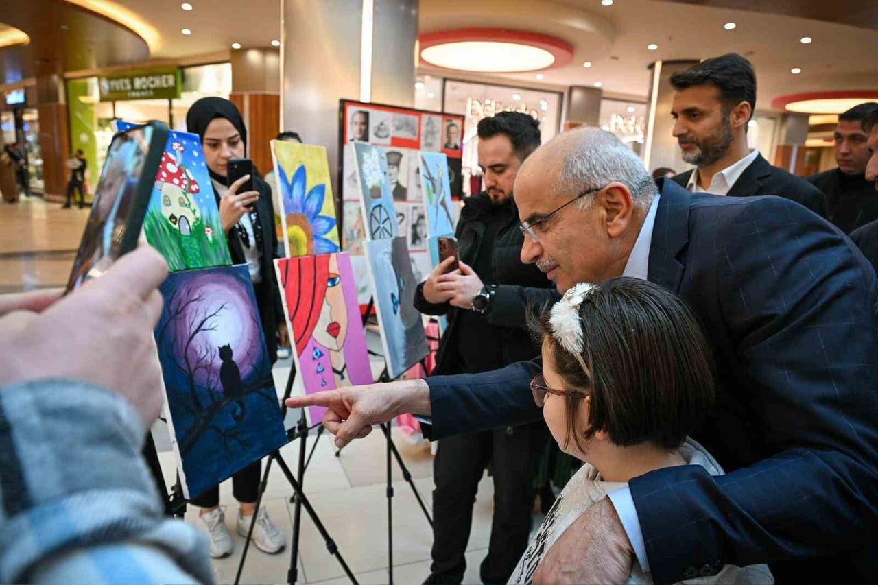 HASAT SERGİSİ SANAT SEVERLERLE BULUŞTU