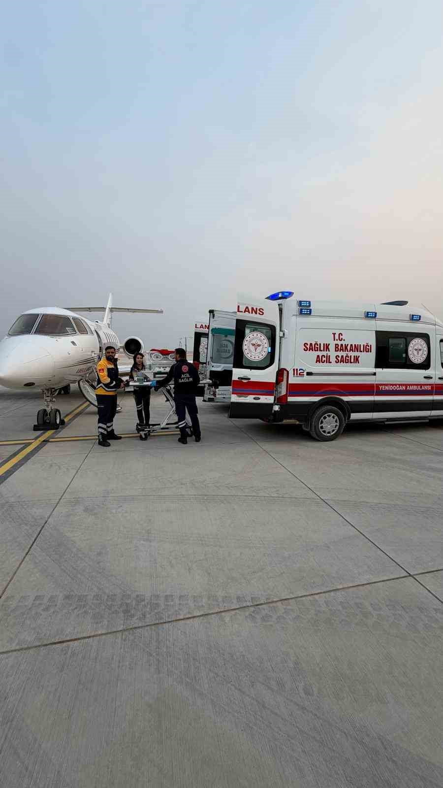HATAY'DA 6 GÜNLÜK BEBEK YAŞADIĞI SAĞLIK SORUNLARI DOLAYISIYLA AMBULANS UÇAKLA İSTANBUL’A SEVK...