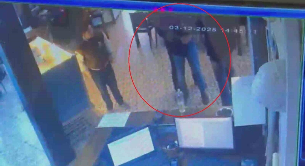 HATAY'DA YEMEK YERKEN NEFES ALMAKTA GÜÇLÜK ÇEKEN MÜŞTERİYİ HEİMCLİCH MANEVRASIYLA HAYATA...