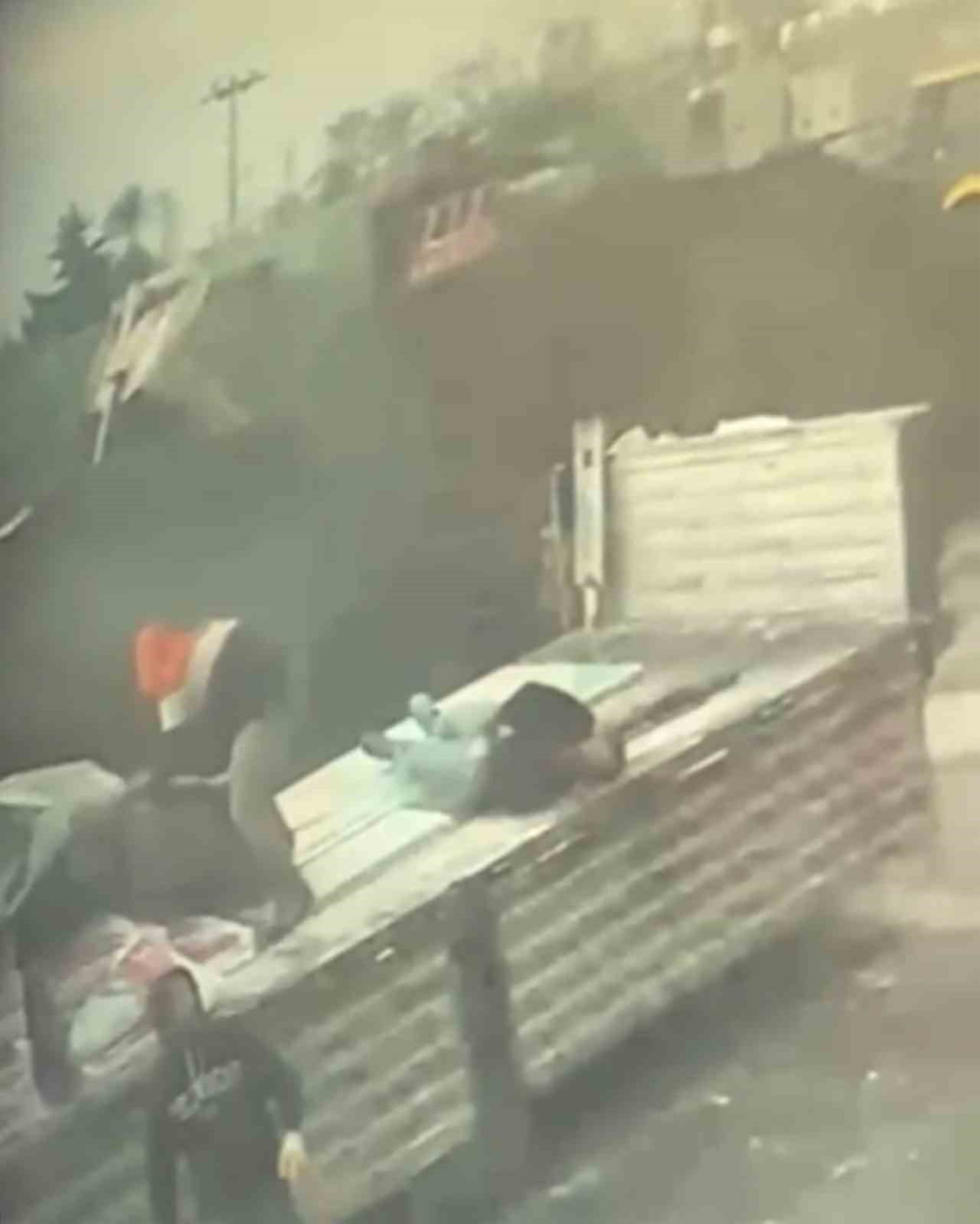 HATAY'IN ARSUZ İLÇESİNDE TIR DORSESİNDEN YÜK İNDİRİRKEN YILDIRIMIN İSABET ETTİĞİ ŞAHIS AĞIR...