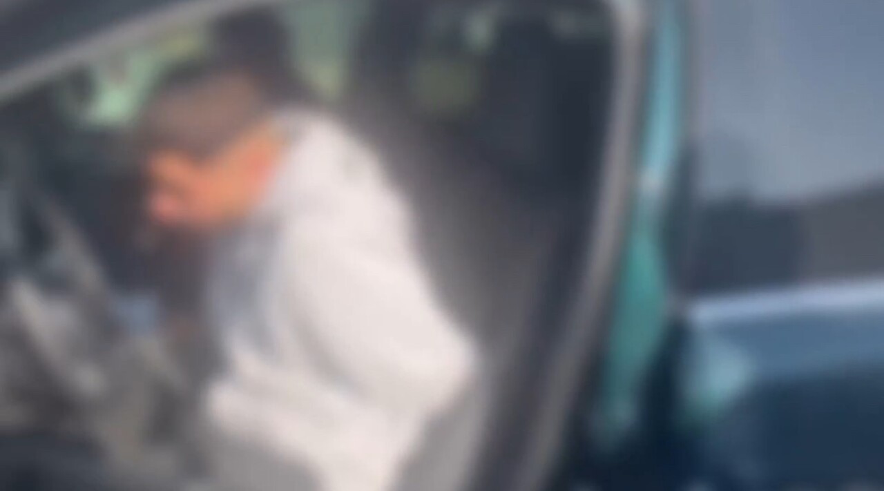 HATAY’DA POLİS EKİPLERİ TARAFINDAN DURDURULAN ARAÇTA 8 YABANCI UYRUKLU ŞAHIS YAKALANDI, GÖÇMEN...