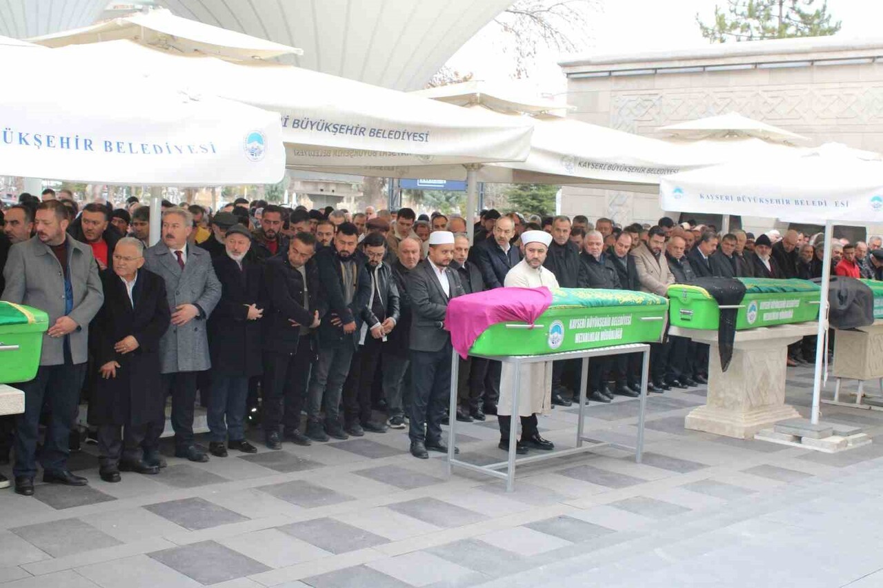 HAYATINI KAYBEDEN TALAS BELEDİYESİ MECLİS ÜYESİ KEMALETTİN TEKİNSOY'UN EŞİ NURAY TEKİNSOY TOPRAĞA...