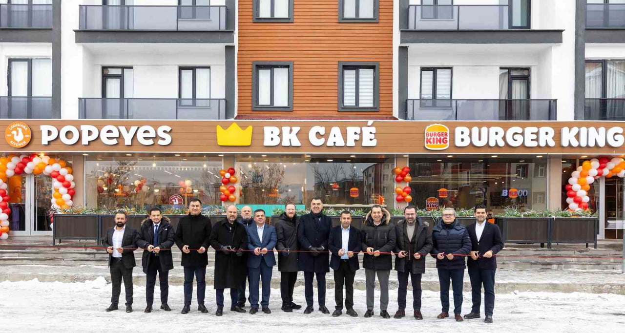 HIZLI SERVİS RESTORAN İŞLETMECİSİ TAB GIDA, TÜRKİYE’DE 2000’İNCİ RESTORANINI KARS’TA...