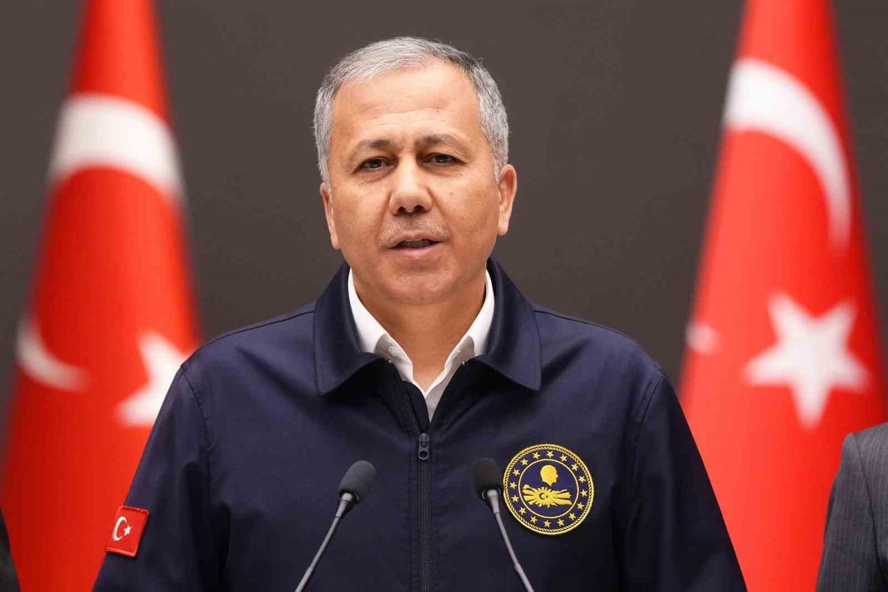 İÇİŞLERİ BAKANI ALİ YERLİKAYA, YALOVA’DA DEAŞ TERÖR ÖRGÜTÜNE YÖNELİK DÜZENLENEN OPERASYONDA...